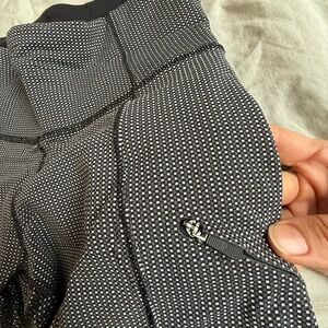 Black and White Micro-Pattern yoga pants